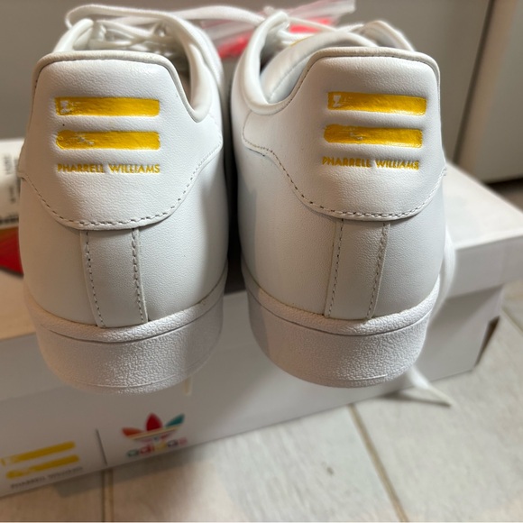 Adidas Superstar Originals Pharrell Williams Sneaker s83368 - Size 12- NEW